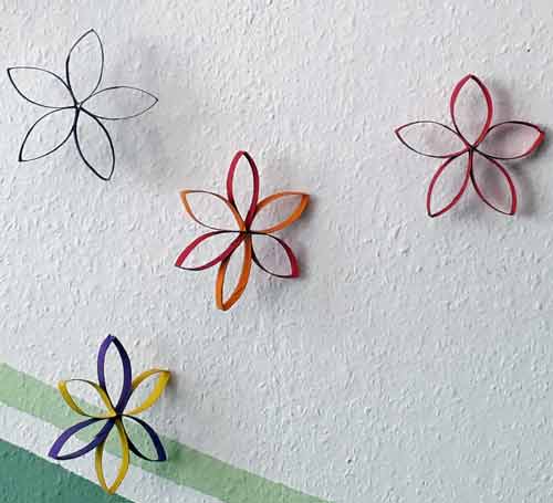 Frühlingsdeko basteln: Blumen aus Papprollen